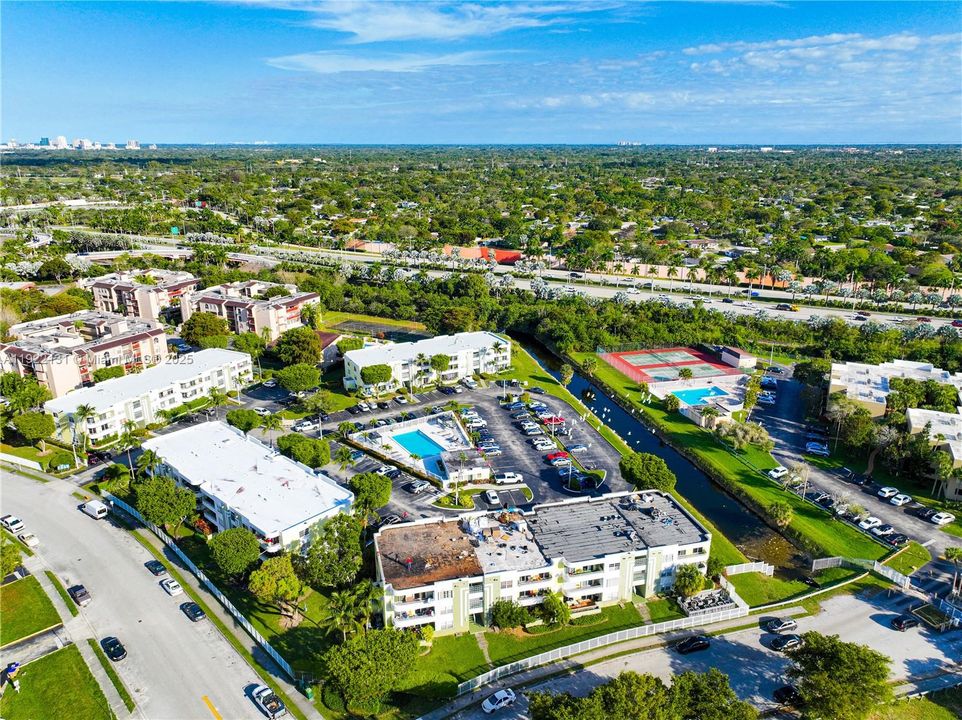 For Sale: $328,000 (2 beds, 2 baths, 1050 Square Feet)