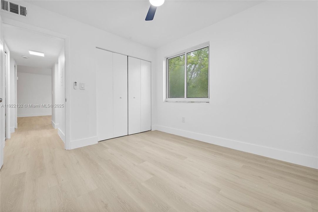 В аренду: $2,200 (2 спален, 1 ванн, 6984 Квадратных фут)