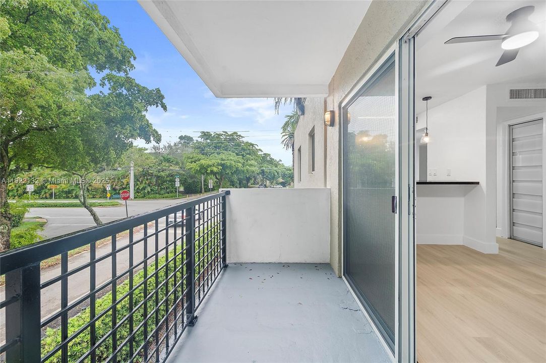 В аренду: $2,200 (2 спален, 1 ванн, 6984 Квадратных фут)