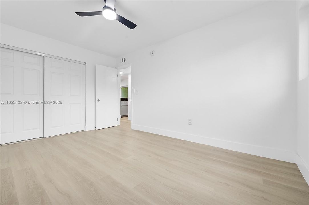 В аренду: $2,200 (2 спален, 1 ванн, 6984 Квадратных фут)