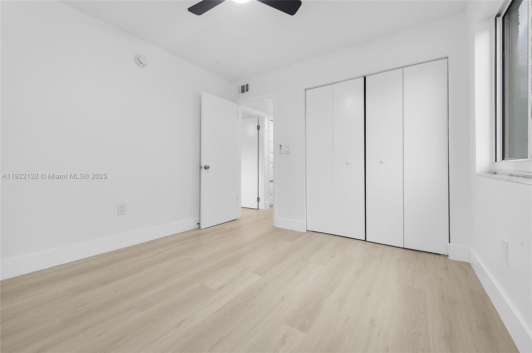 В аренду: $2,200 (2 спален, 1 ванн, 6984 Квадратных фут)