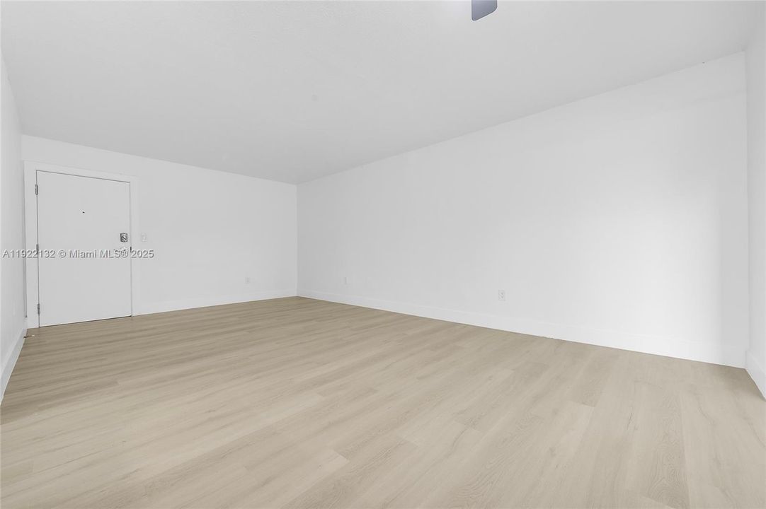 В аренду: $2,200 (2 спален, 1 ванн, 6984 Квадратных фут)