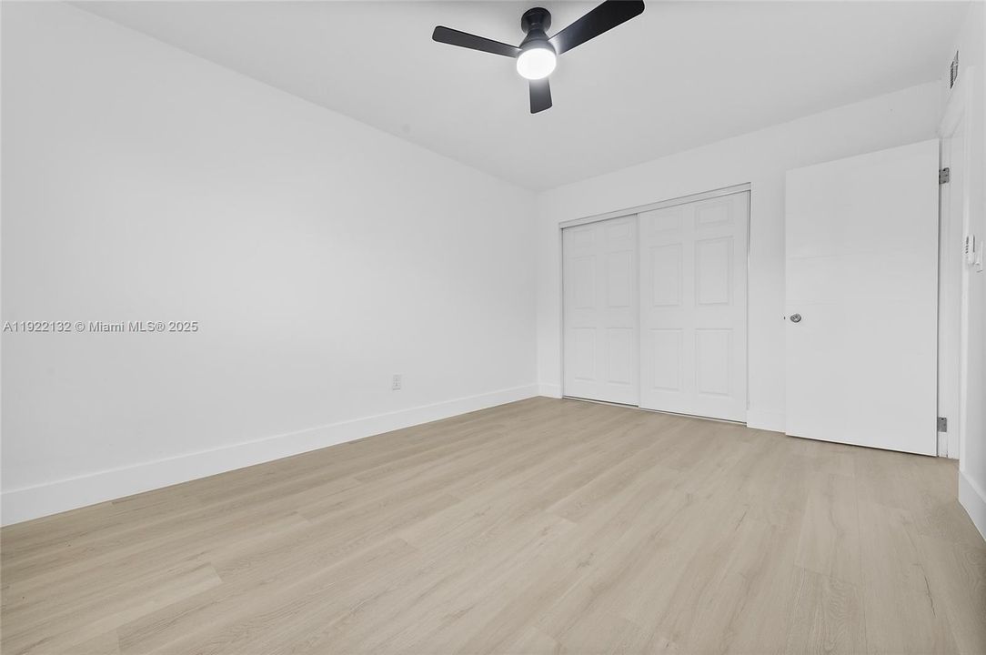 В аренду: $2,200 (2 спален, 1 ванн, 6984 Квадратных фут)