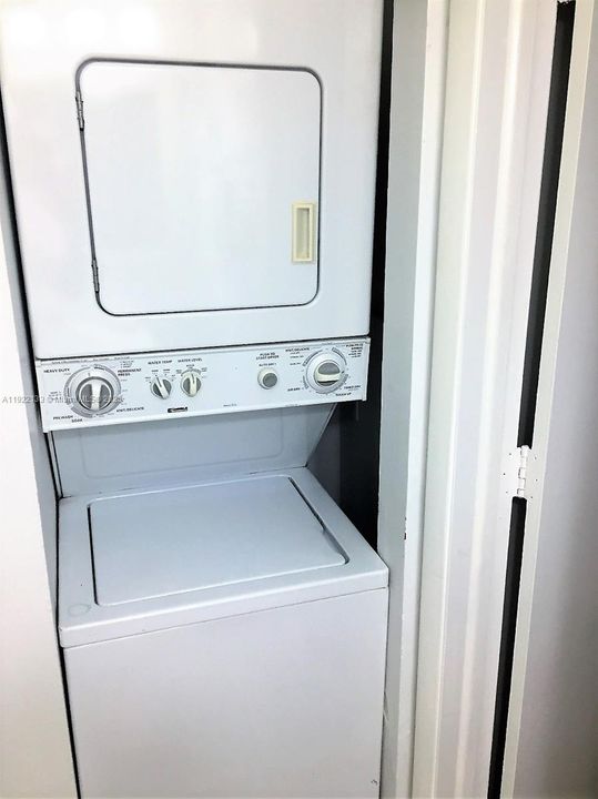 Active With Contract: $1,800 (2 beds, 2 baths, 775 Square Feet)