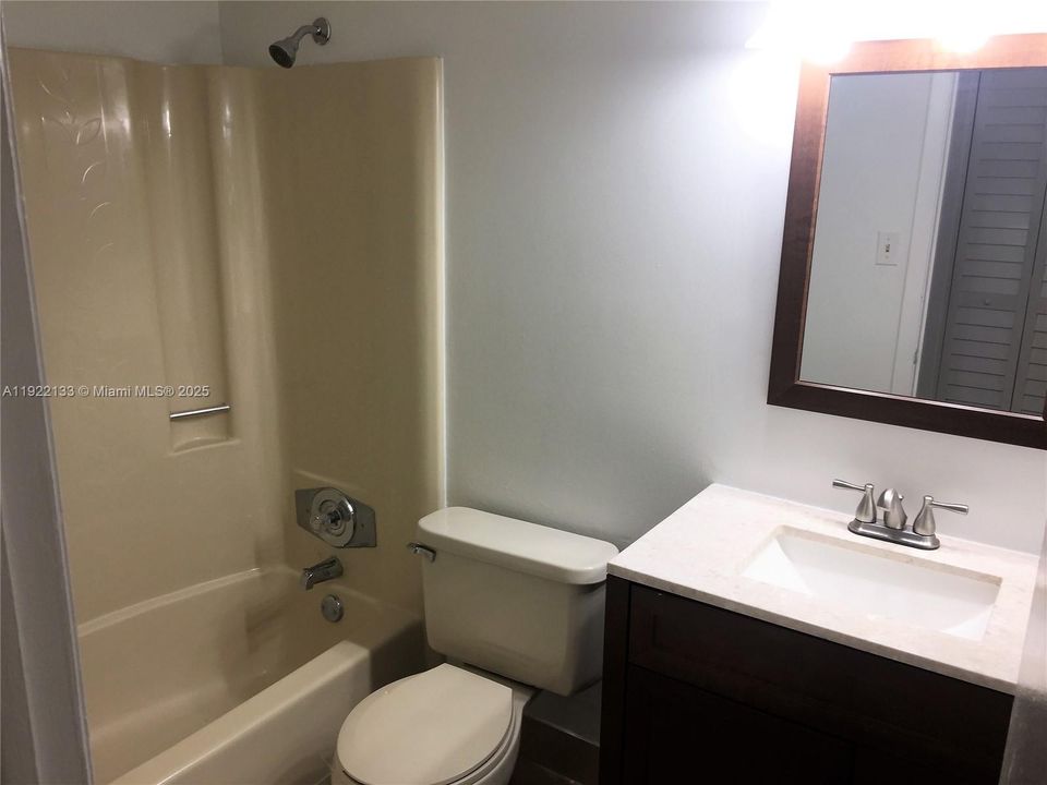 Active With Contract: $1,800 (2 beds, 2 baths, 775 Square Feet)