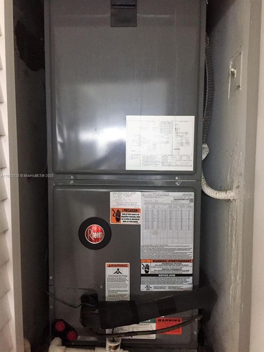 Active With Contract: $1,800 (2 beds, 2 baths, 775 Square Feet)