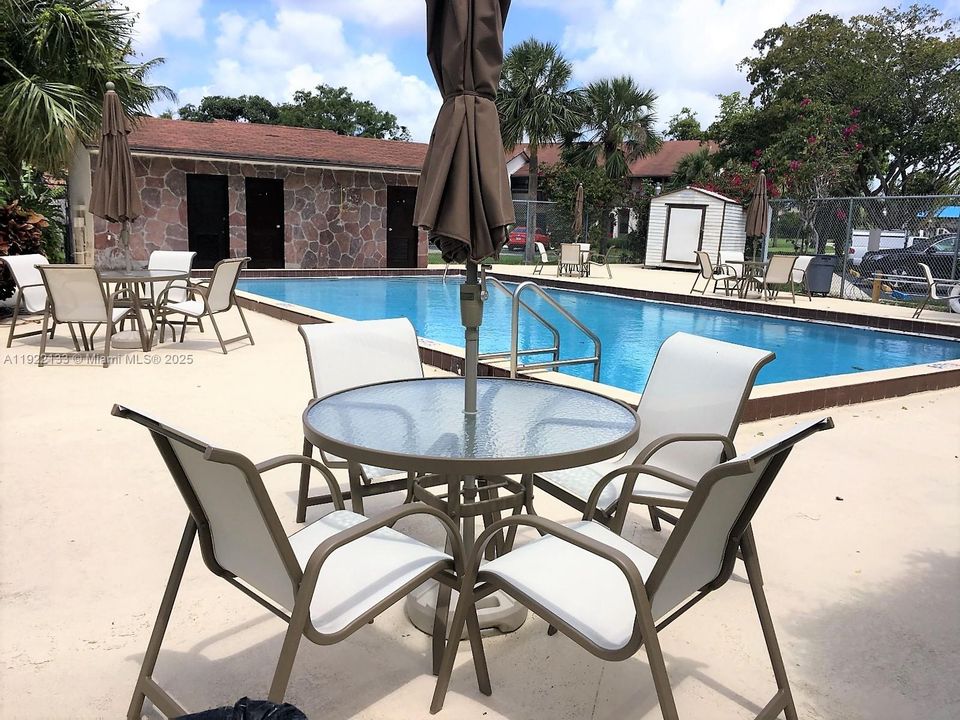 Active With Contract: $1,800 (2 beds, 2 baths, 775 Square Feet)