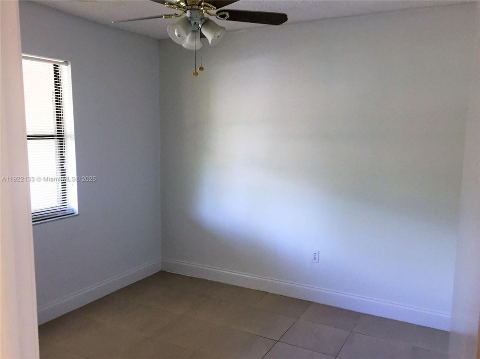 Active With Contract: $1,800 (2 beds, 2 baths, 775 Square Feet)