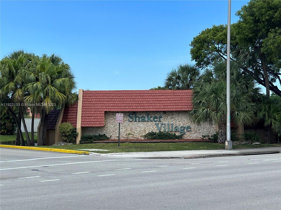 Active With Contract: $1,800 (2 beds, 2 baths, 775 Square Feet)