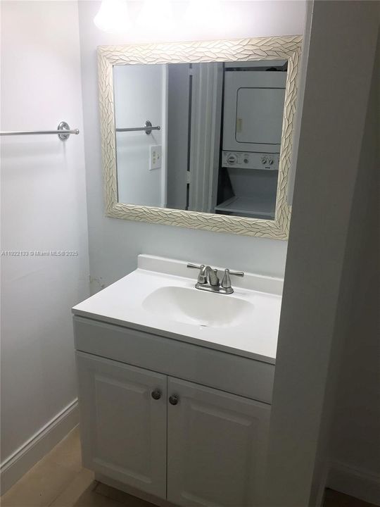 Active With Contract: $1,800 (2 beds, 2 baths, 775 Square Feet)