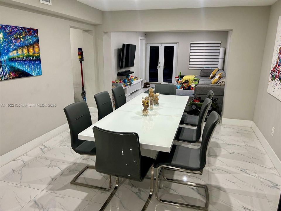 For Rent: $4,300 (4 beds, 2 baths, 1822 Square Feet)