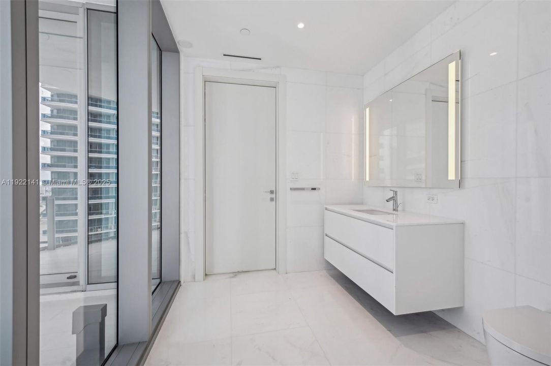 出租: $17,000 (2 贝兹, 3 浴室, 2063 平方英尺)