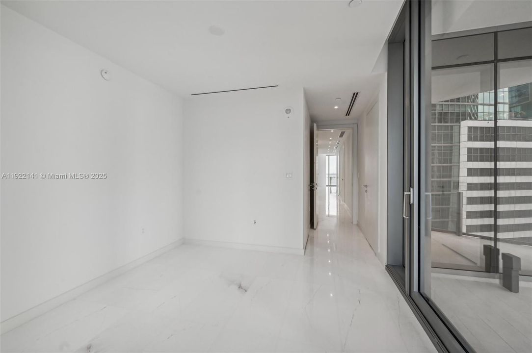 出租: $17,000 (2 贝兹, 3 浴室, 2063 平方英尺)