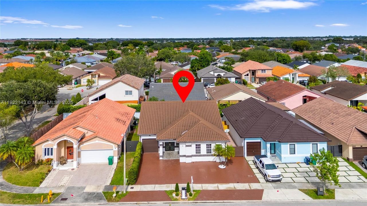 For Sale: $699,900 (4 beds, 2 baths, 2167 Square Feet)