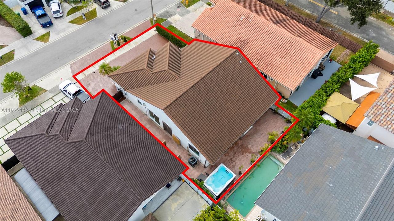 For Sale: $699,900 (4 beds, 2 baths, 2167 Square Feet)