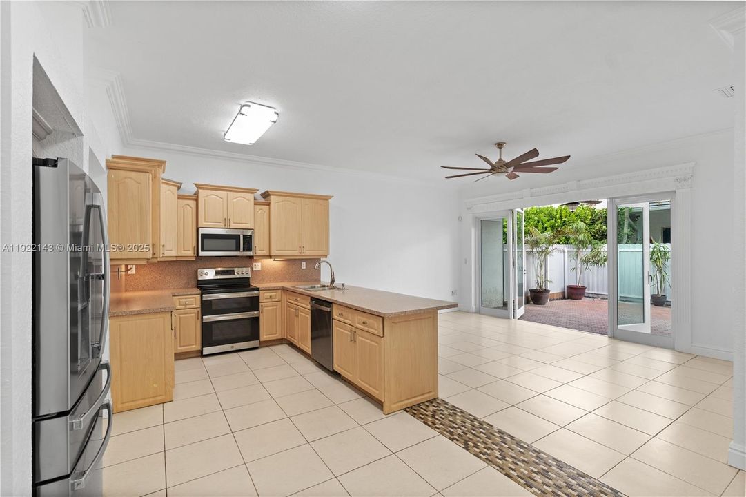 For Sale: $699,900 (4 beds, 2 baths, 2167 Square Feet)