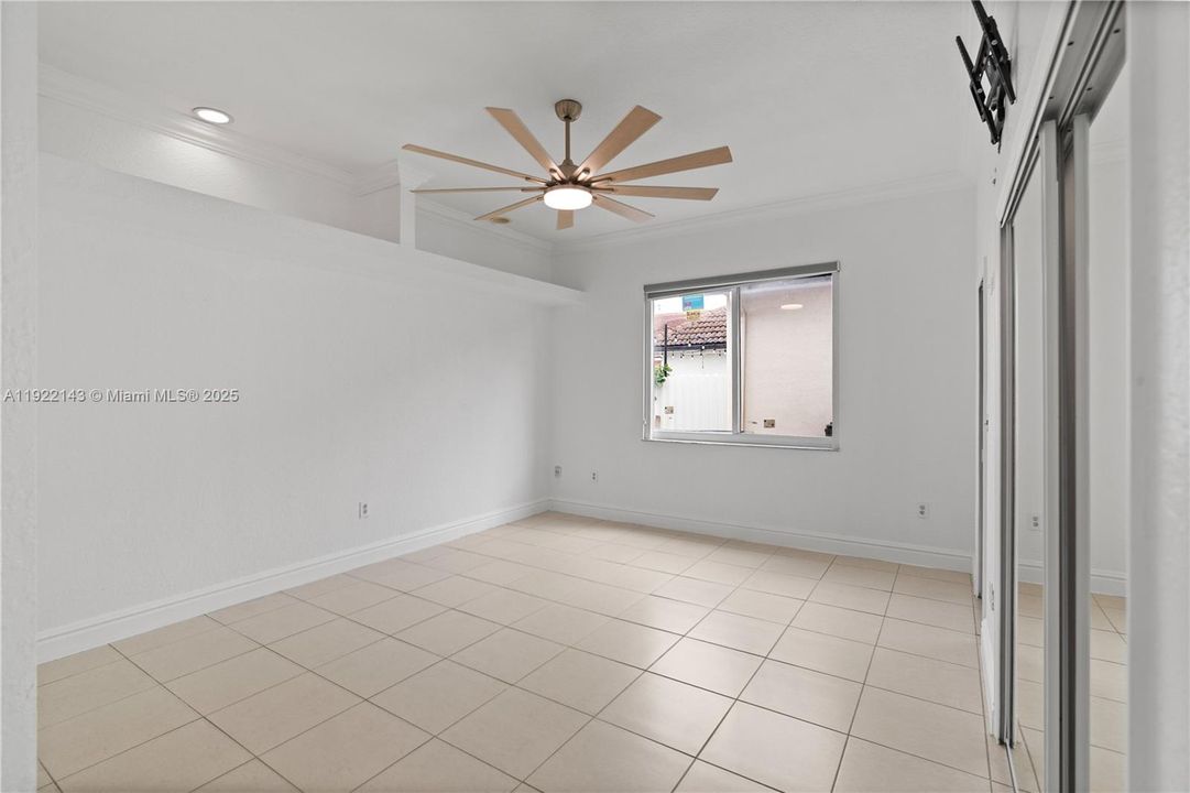 For Sale: $699,900 (4 beds, 2 baths, 2167 Square Feet)