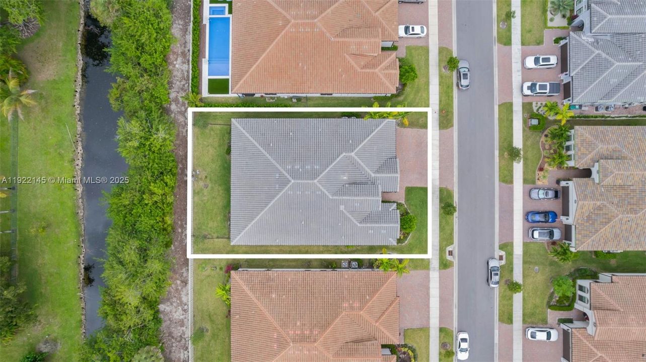 На продажу: $1,600,000 (3 спален, 3 ванн, 3550 Квадратных фут)