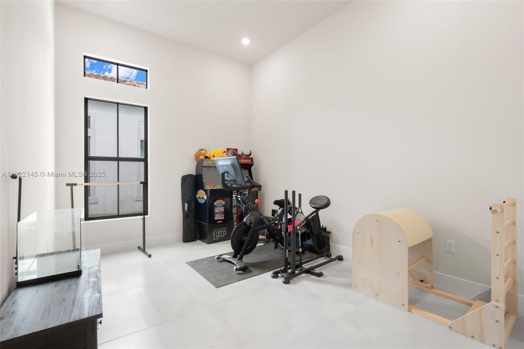 На продажу: $1,600,000 (3 спален, 3 ванн, 3550 Квадратных фут)