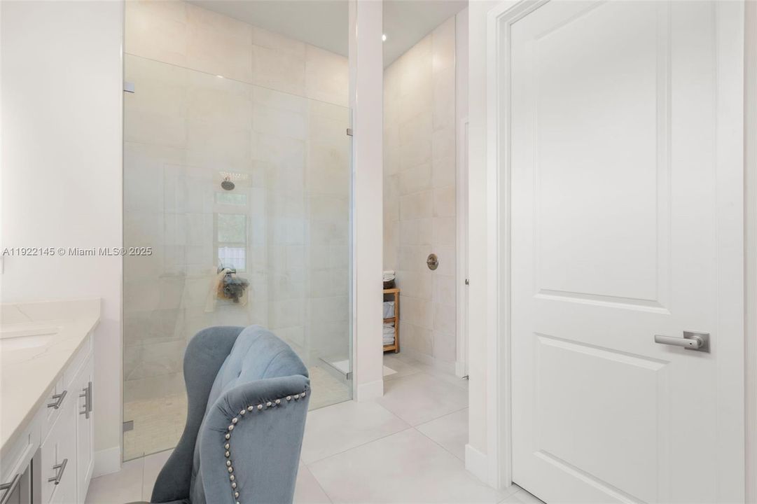 На продажу: $1,600,000 (3 спален, 3 ванн, 3550 Квадратных фут)