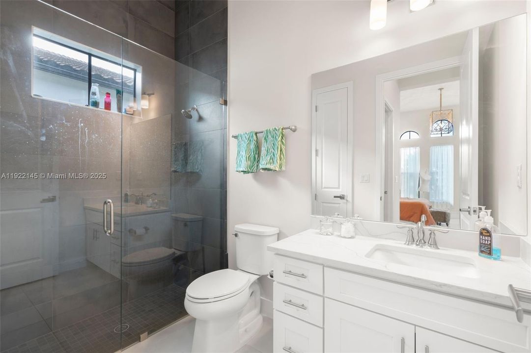 На продажу: $1,600,000 (3 спален, 3 ванн, 3550 Квадратных фут)