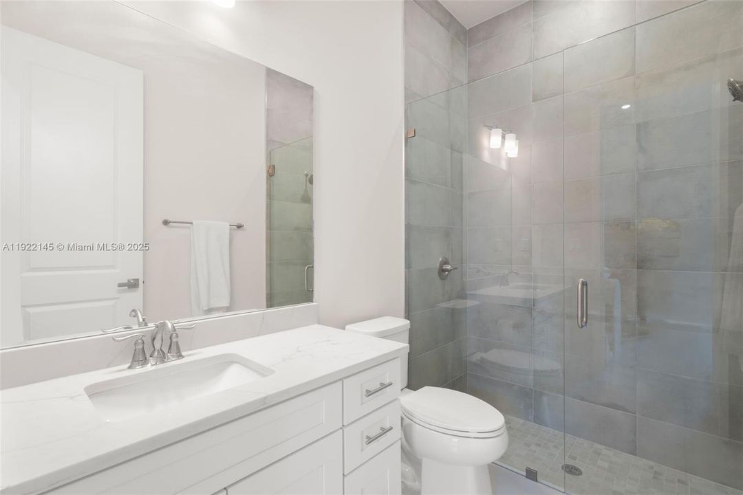 На продажу: $1,600,000 (3 спален, 3 ванн, 3550 Квадратных фут)