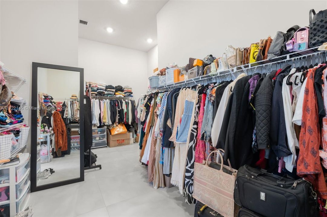 На продажу: $1,600,000 (3 спален, 3 ванн, 3550 Квадратных фут)