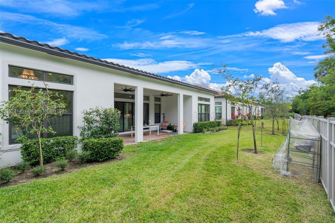 На продажу: $1,600,000 (3 спален, 3 ванн, 3550 Квадратных фут)