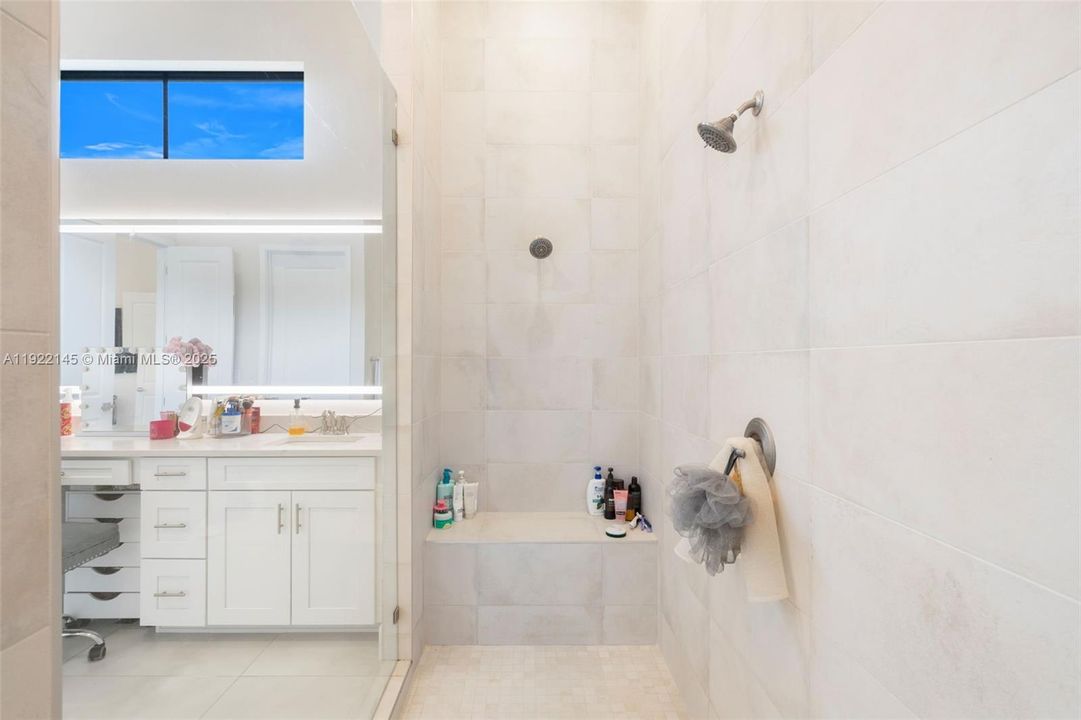 На продажу: $1,600,000 (3 спален, 3 ванн, 3550 Квадратных фут)