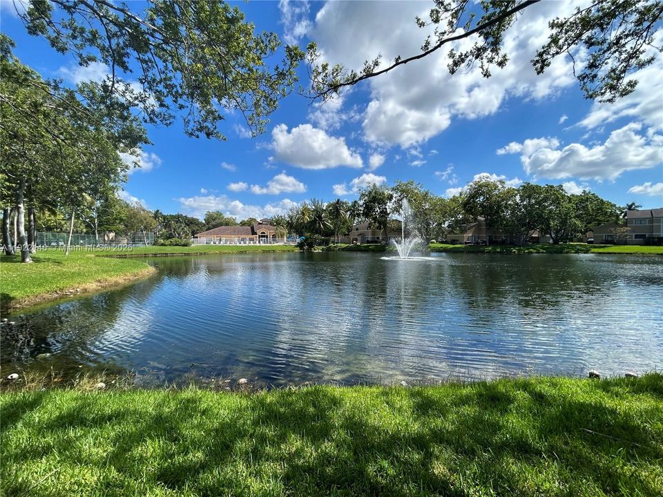 For Rent: $2,050 (2 beds, 1 baths, 881 Square Feet)