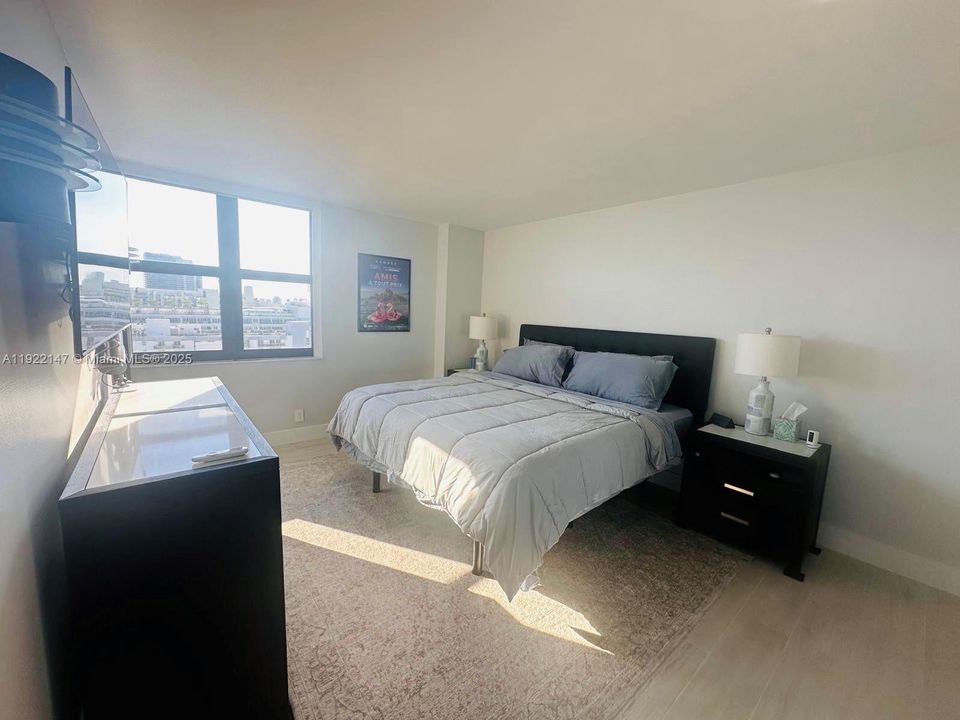 出租: $5,500 (2 贝兹, 2 浴室, 1005 平方英尺)