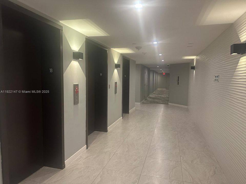 出租: $5,500 (2 贝兹, 2 浴室, 1005 平方英尺)