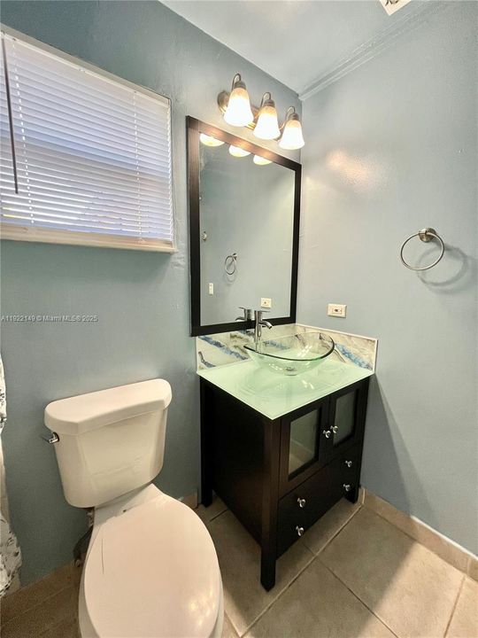 出租: $1,350 (1 贝兹, 1 浴室, 1470 平方英尺)