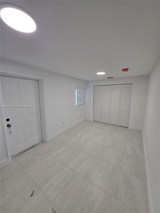 For Rent: $3,500 (3 beds, 1 baths, 1894 Square Feet)