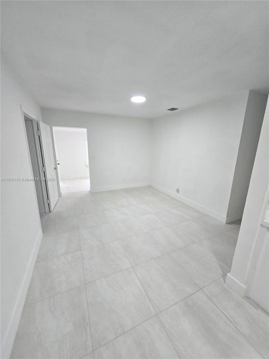 For Rent: $3,500 (3 beds, 1 baths, 1894 Square Feet)