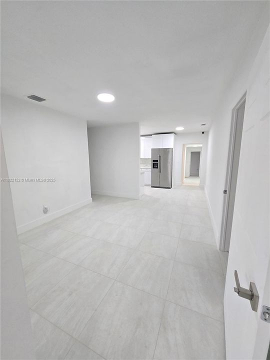 For Rent: $3,500 (3 beds, 1 baths, 1894 Square Feet)