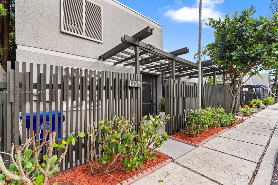 待售: $465,000 (3 贝兹, 2 浴室, 1511 平方英尺)