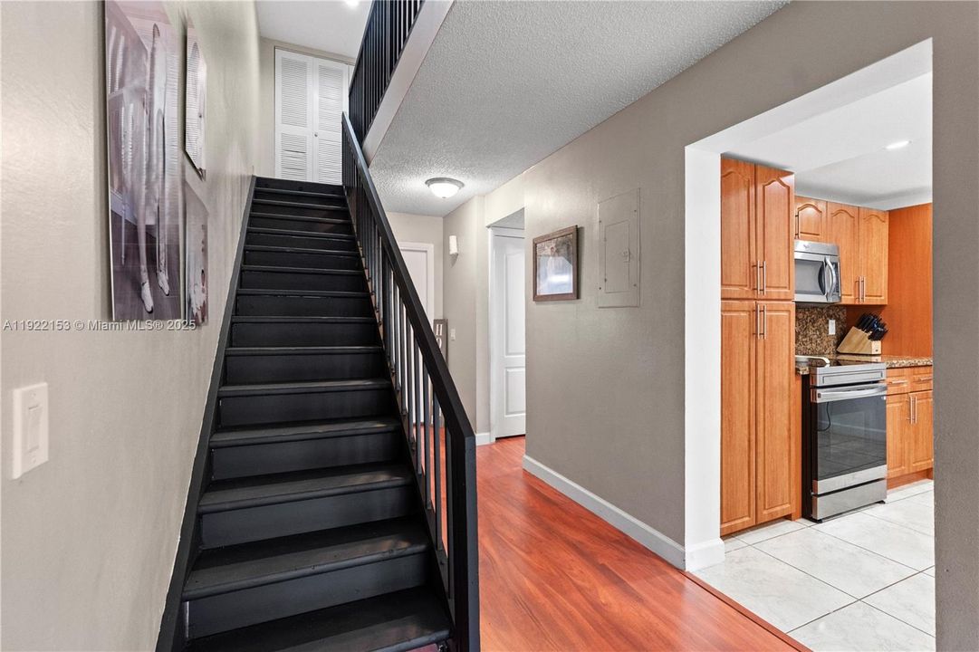 待售: $465,000 (3 贝兹, 2 浴室, 1511 平方英尺)