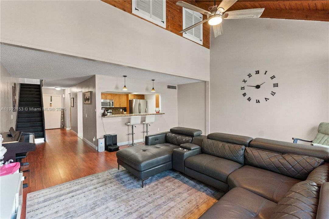 待售: $465,000 (3 贝兹, 2 浴室, 1511 平方英尺)