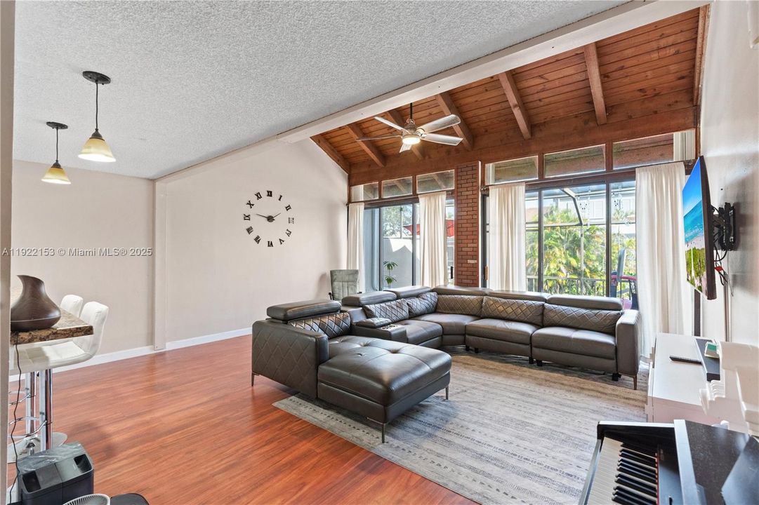 待售: $465,000 (3 贝兹, 2 浴室, 1511 平方英尺)