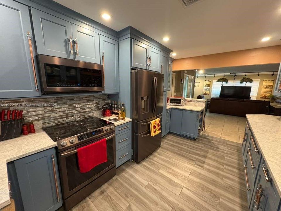 For Sale: $750,000 (4 beds, 2 baths, 1739 Square Feet)