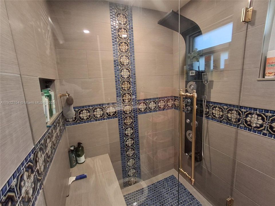 For Sale: $750,000 (4 beds, 2 baths, 1739 Square Feet)