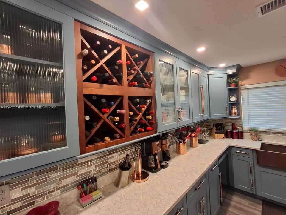 For Sale: $750,000 (4 beds, 2 baths, 1739 Square Feet)