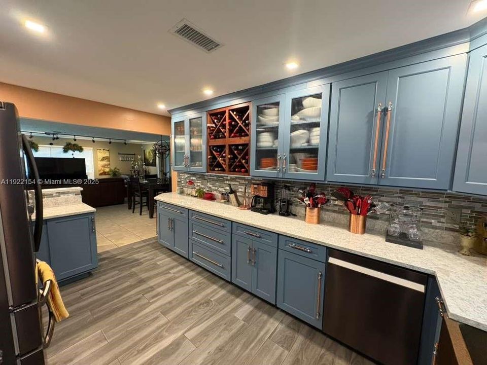 For Sale: $750,000 (4 beds, 2 baths, 1739 Square Feet)