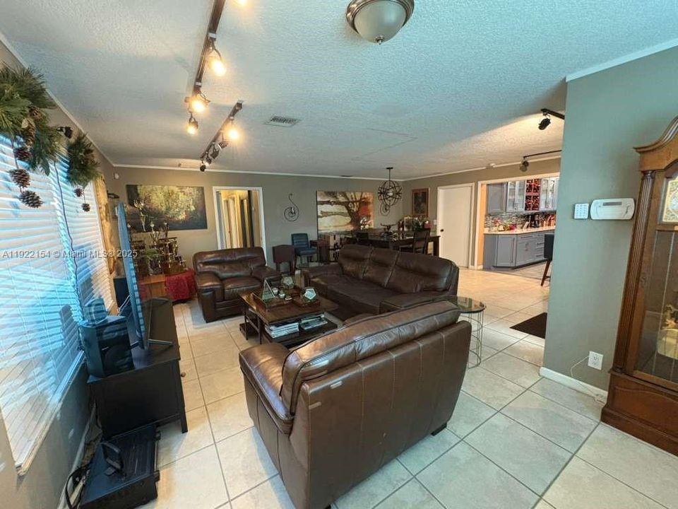 For Sale: $750,000 (4 beds, 2 baths, 1739 Square Feet)