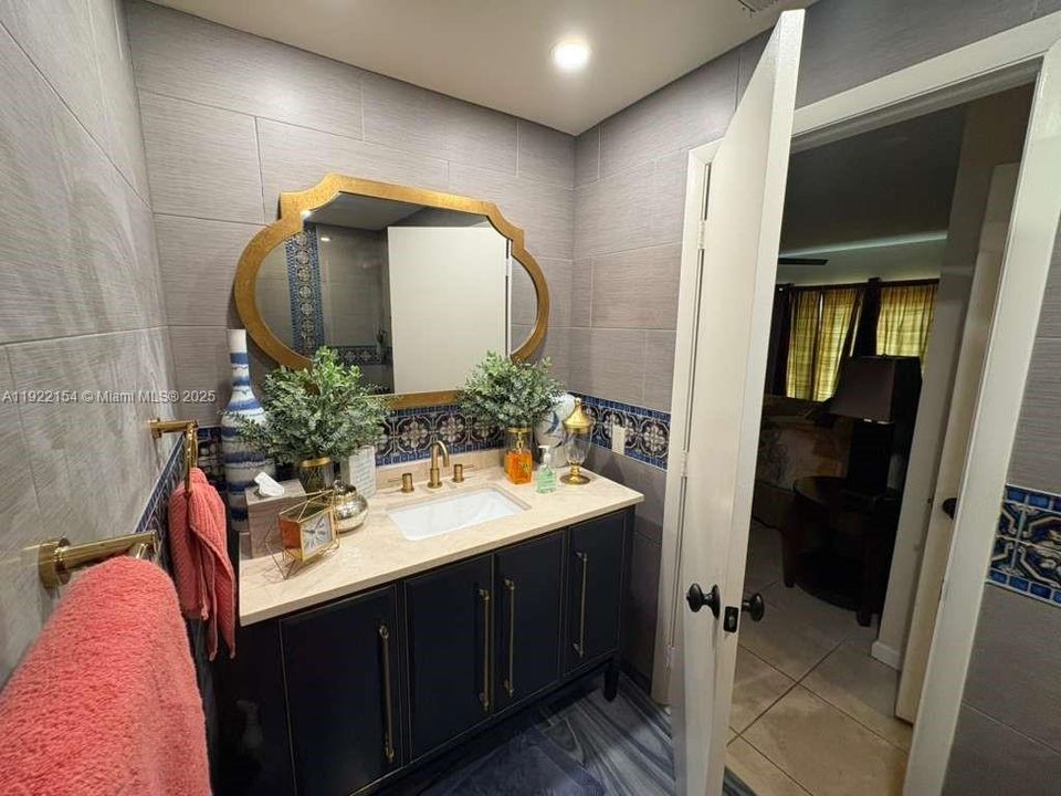 For Sale: $750,000 (4 beds, 2 baths, 1739 Square Feet)