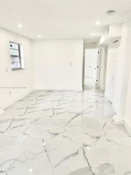 На продажу: $699,999 (5 спален, 2 ванн, 1515 Квадратных фут)