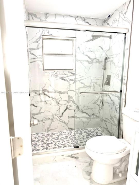 На продажу: $699,999 (5 спален, 2 ванн, 1515 Квадратных фут)