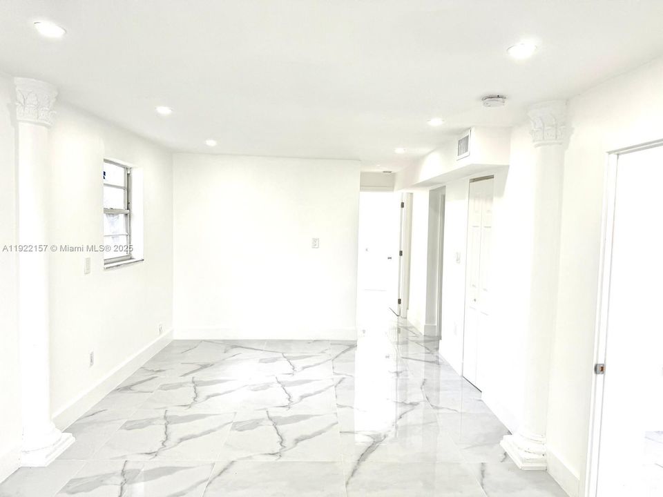 На продажу: $699,999 (5 спален, 2 ванн, 1515 Квадратных фут)