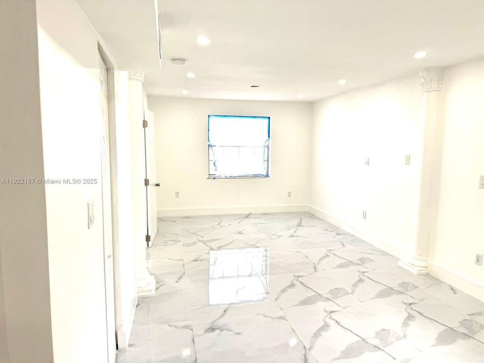 На продажу: $699,999 (5 спален, 2 ванн, 1515 Квадратных фут)